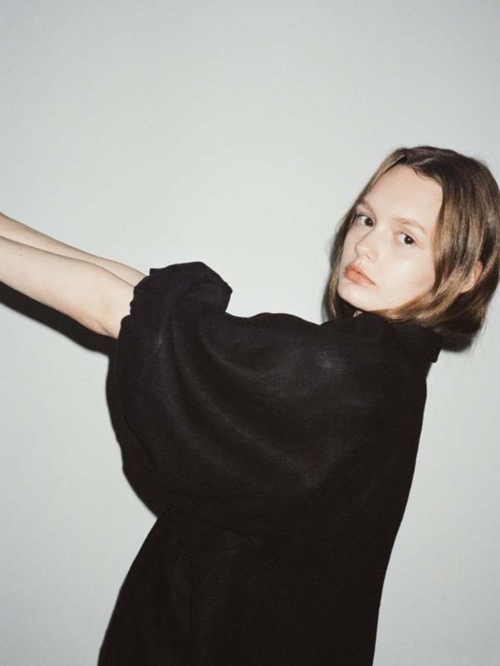 DEIJI STUDIOS The Raglan Pocket Dress in Deep Black Blousy French Linen XS